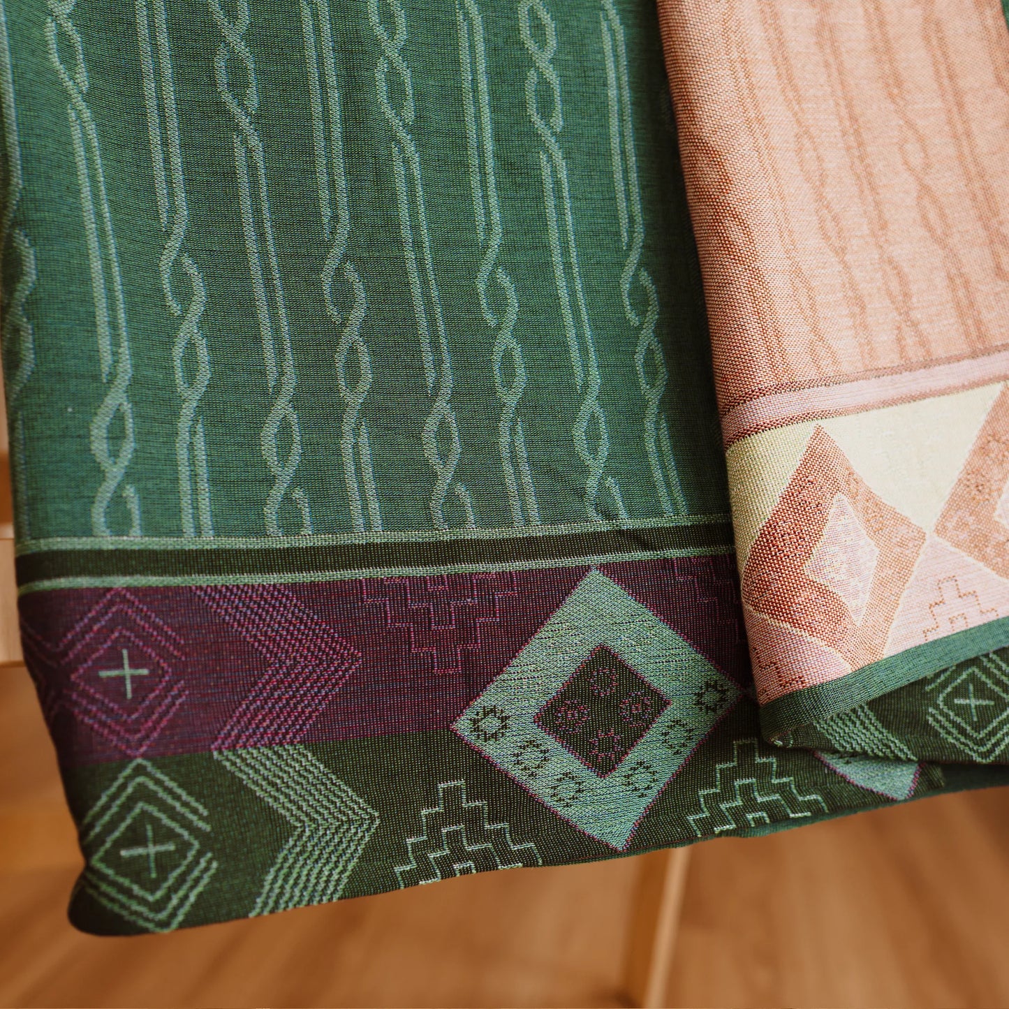 Te Kōkō Mahana Blanket