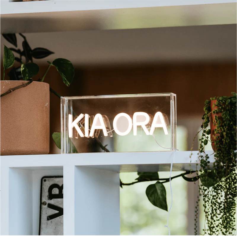 Kia Ora - Neon Light