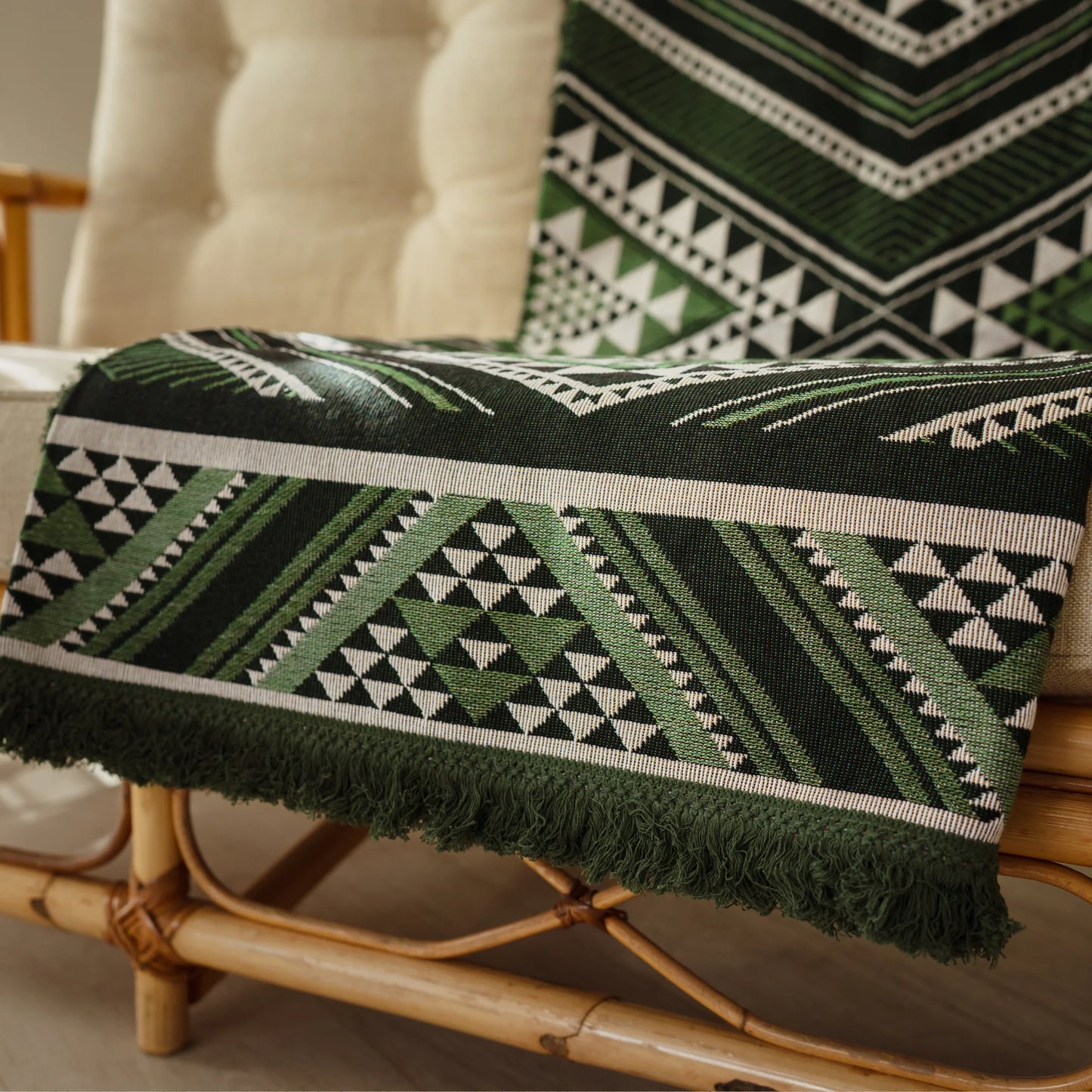 Mahana Throw - Ponga