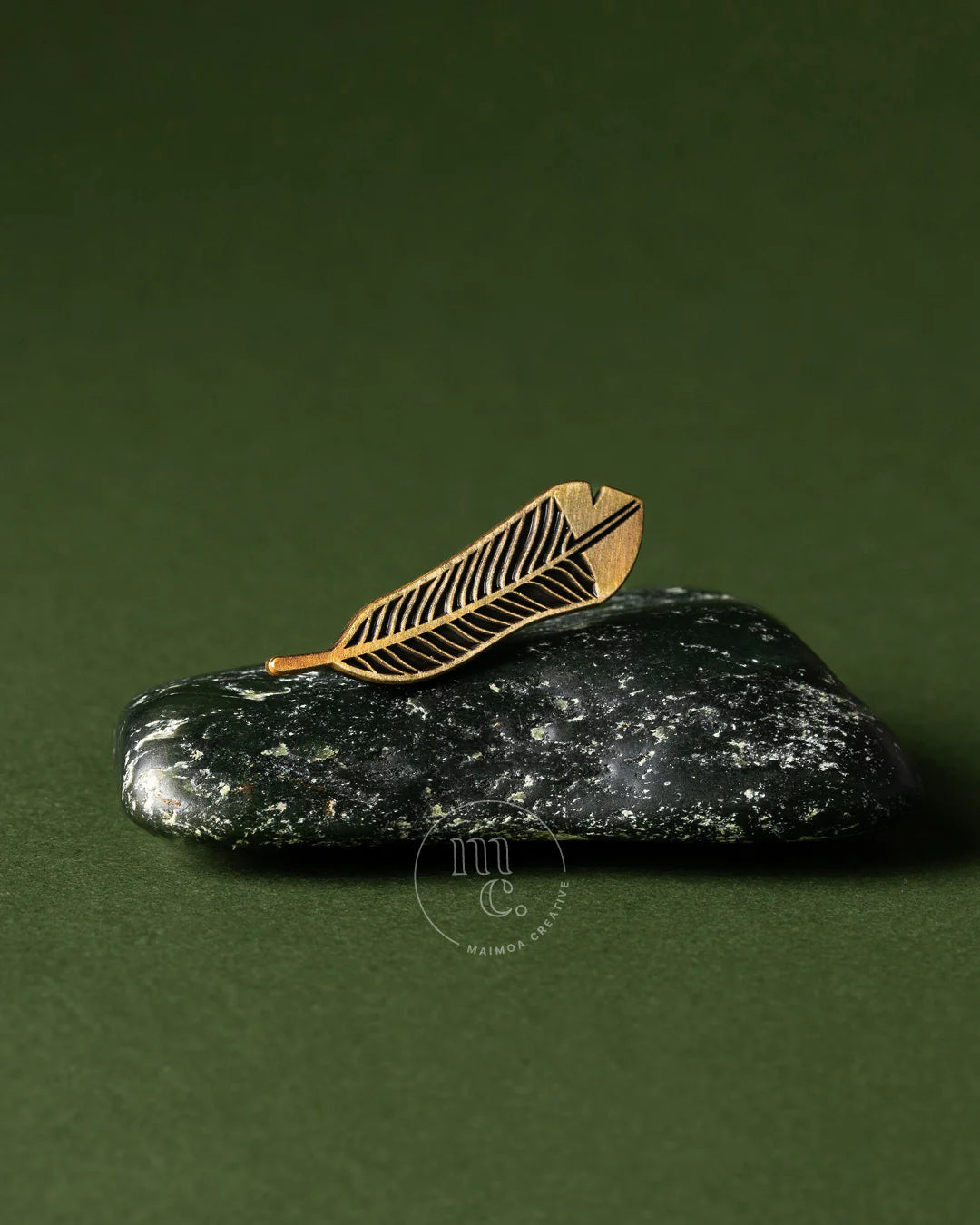 Huia Feather Antique Gold Pin